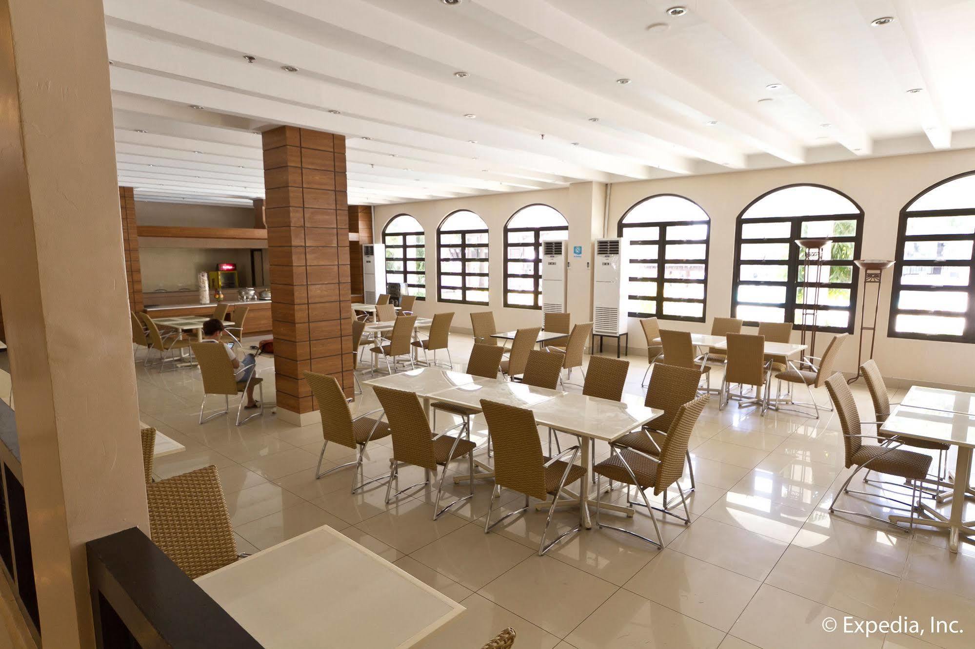 Egi Resort & Hotel Lapu-Lapu City Exterior foto